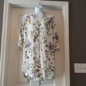 Floral v-neck shirt dress